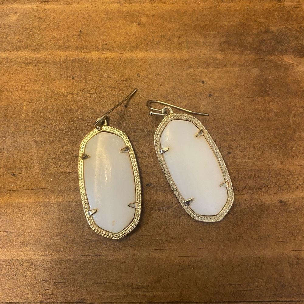 Kendra Scott Elle earrings